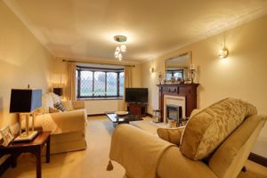 Lounge/Diner- click for photo gallery